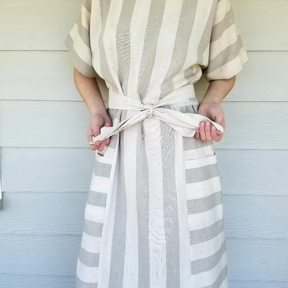 *SOLD*Vintage 80s Minimalist Lagenlook Dress Gray/Oat Color Belted Pockets - Picture 2 of 16